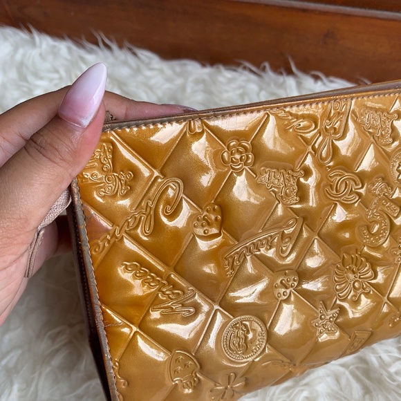 Authentic Chanel Patent CC Precious Lucky Symbols Pochette Shoulder Bag - Picture 4 of 15